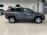 Used 2017 Jeep Compass Latitude image 4