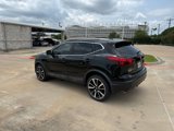 Used 2018 Nissan Rogue Sport SL image 3