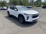 Used 2024 Chevrolet Trax LT w/ Sunroof Package image 3
