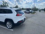 Used 2016 Jeep Cherokee Limited image 3