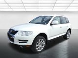 Used 2010 Volkswagen Touareg TDI image 2