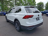 Used 2022 Volkswagen Tiguan SE w/ Panoramic Sunroof Package image 4