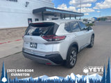 Used 2023 Nissan Rogue SV image 3
