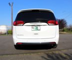 Used 2018 Chrysler Pacifica Touring-L image 6