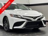 Used 2022 Toyota Camry SE image 3