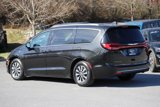 Used 2021 Chrysler Pacifica Touring-L image 3