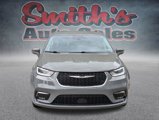 Used 2022 Chrysler Pacifica Touring-L image 2
