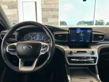 Used 2022 Ford Explorer XLT w/ Equipment Group 202A image 5