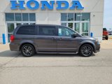 Used 2016 Dodge Grand Caravan SE image 4