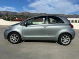 Used 2011 Toyota Yaris 2-Door Hatchback image 3