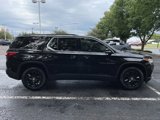 Used 2020 Chevrolet Traverse LT image 2