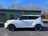 Used 2023 Kia Soul EX image 3