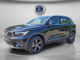 Used 2025 Volvo XC40 B5 Core image 3