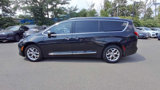 Used 2017 Chrysler Pacifica Limited image 5