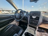 Used 2016 Chrysler Town & Country Limited image 2