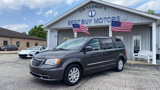 Used 2015 Chrysler Town & Country Touring image 2
