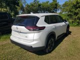 Used 2024 Nissan Rogue SV image 3