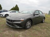 New 2025 Hyundai Elantra SE image 4