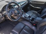 Certified 2022 Porsche Macan image 4