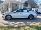 Used 2023 Nissan Altima 2.5 SV image 2