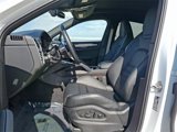 Certified 2023 Porsche Cayenne Platinum Edition image 5