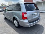 Used 2016 Chrysler Town & Country Touring image 5