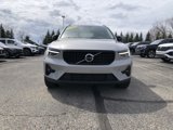 Used 2023 Volvo XC40 B5 Plus image 2