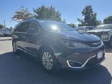Used 2018 Chrysler Pacifica Touring-L image 3