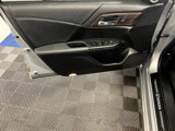 Used 2017 Honda Accord Touring image 5
