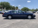 Used 2011 Lincoln Town Car Signature Limited image 3