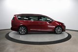 Certified 2019 Chrysler Pacifica Limited w/ Tire & Wheel Group image 5