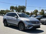 Used 2022 Volkswagen Tiguan SE w/ Panoramic Sunroof Package image 2