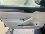 Used 2014 Volkswagen Passat 1.8T SE image 3