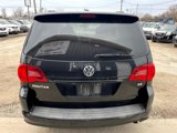Used 2012 Volkswagen Routan SE image 4