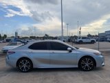 Used 2018 Toyota Camry SE w/ Convenience Package image 2
