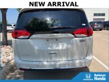Used 2017 Chrysler Pacifica Touring-L w/ Tire & Wheel Group image 5