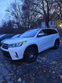 Used 2017 Toyota Highlander SE w/ Carpet Mat Package image 6