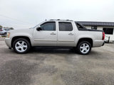 Used 2008 Chevrolet Avalanche LT image 2