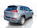 Used 2015 Jeep Cherokee Sport image 4