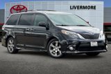 Used 2017 Toyota Sienna SE Premium image 2