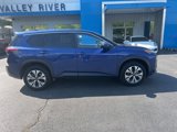Used 2023 Nissan Rogue SV image 2