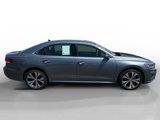 Used 2022 Volkswagen Passat 2.0T SE image 6