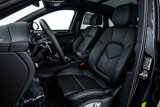 Certified 2025 Porsche Macan image 5