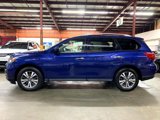 Used 2018 Nissan Pathfinder SV image 3