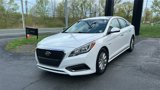 Used 2017 Hyundai Sonata SE image 2