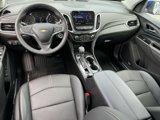Used 2022 Chevrolet Equinox Premier image 2