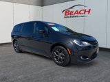 Used 2020 Chrysler Pacifica Touring w/ Advanced Safetytec Group image 3