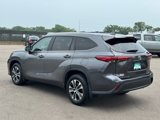 Used 2021 Toyota Highlander XLE image 6