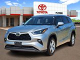 Used 2023 Toyota Highlander LE image 2