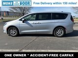 Used 2022 Chrysler Voyager LX image 4